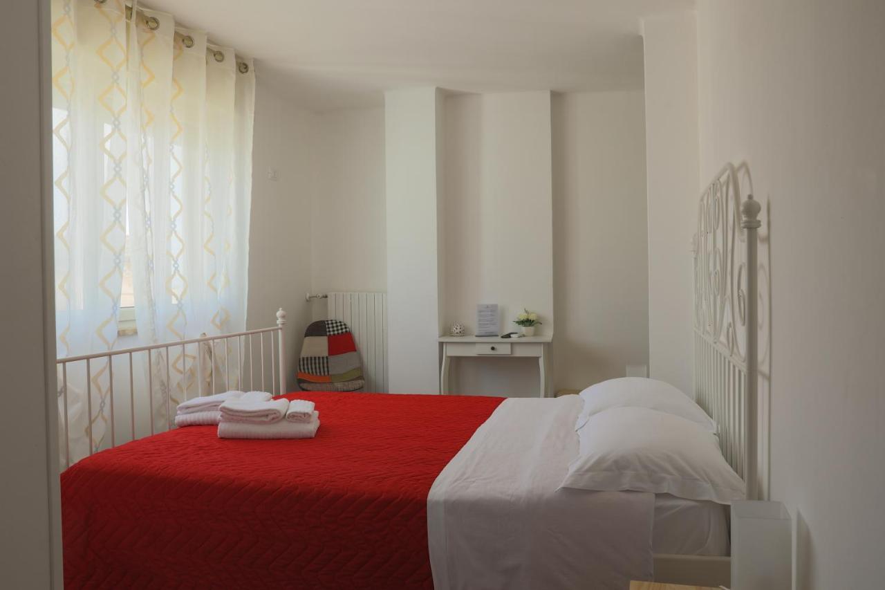 Bed&Bread Piazza 'Nzegna Bed and Breakfast Carovigno Eksteriør billede